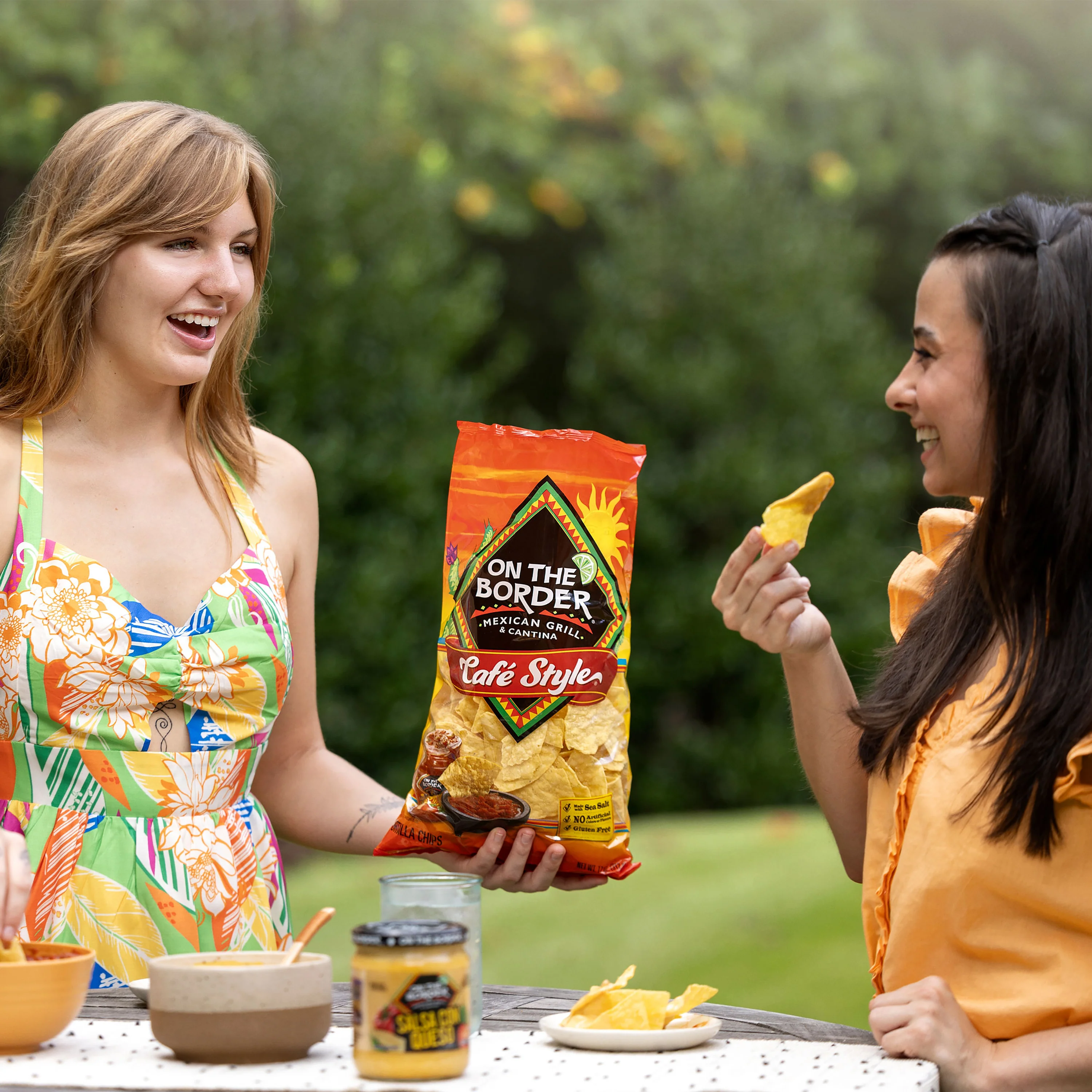 On The Border® Café Style Holiday Chips – Red & Green Tortilla Chips - Image 3